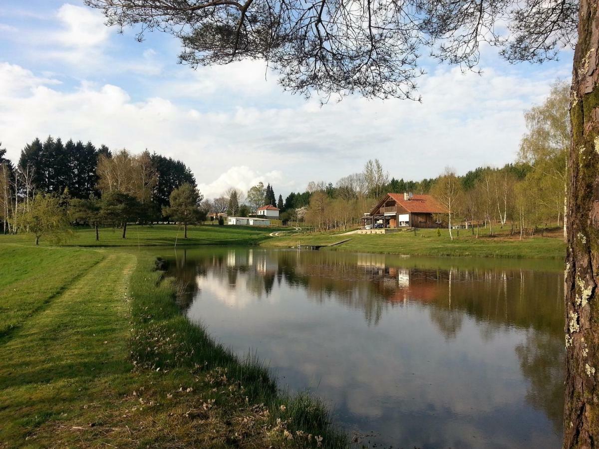 Lieux-Au-Lac Augignac Exterior photo